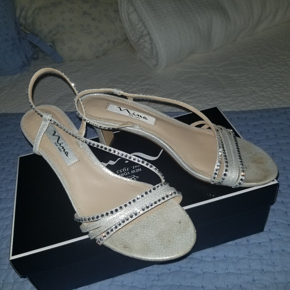 Nina size 7 strappy heel